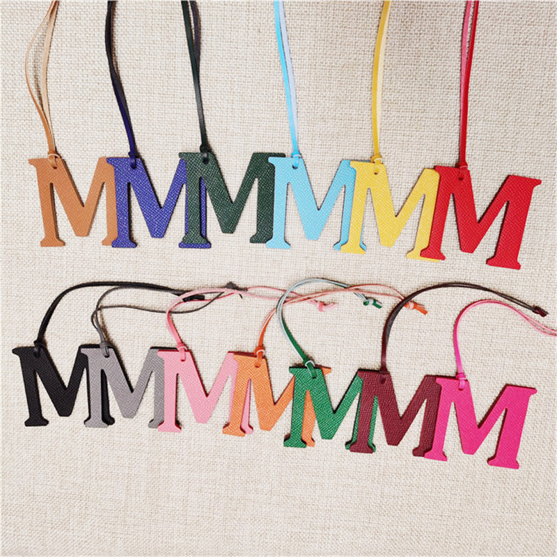Monogram Keychain Leather - XMESSUN Nieuwe Engelse letters M Charm